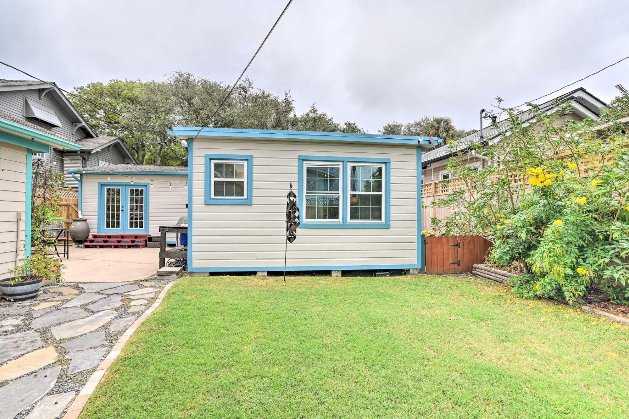 Group Getaway With Private Yard And Fire Pit * Galveston