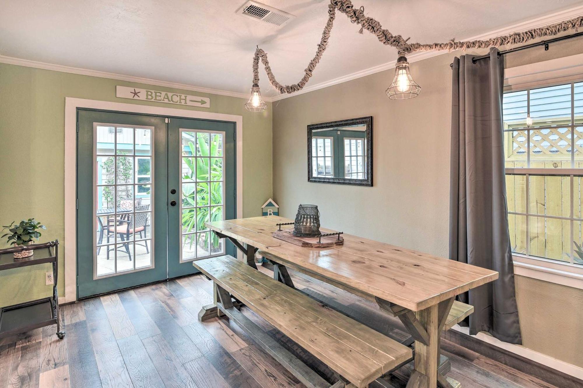Ferienhaus Group Getaway With Private Yard And Fire Pit *